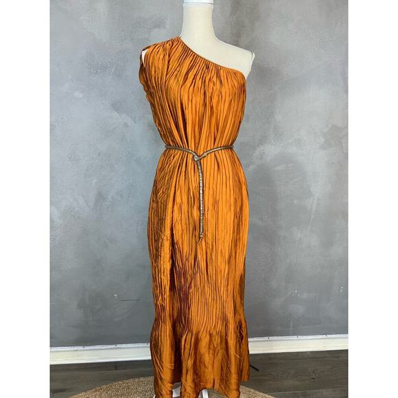 One shoulder pleaded dress - defects - Picture 12 of 16